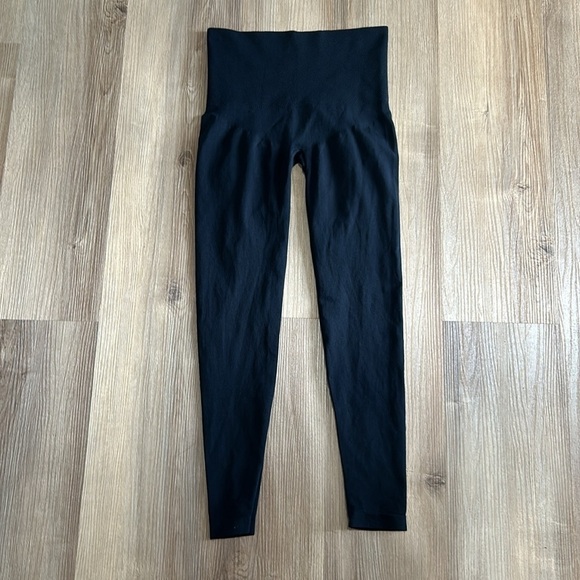 ASSETS by SPANX Seamless Leggings Black Size Large Shapewear Pants - Picture 4 of 12